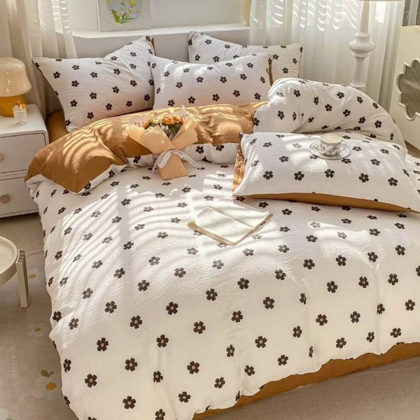 Lenjerie pat 140x200cm,  Soft Touch CREPONAT DELUXE, 4 piese, cu ELASTIC, Maro, floricele [1]
