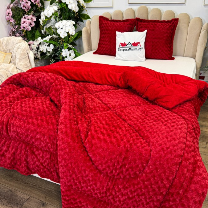 Pilota CoCoLiNo Roses cu blanita, matlasata, 200x230cm, cu fete de perna 60x60cm, Rosu