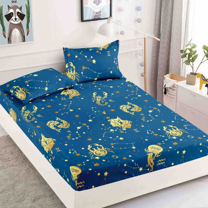 Cearsaf cu elastic, Bumbac FINET, 160/180x200cm, 2 fete de perne 50x70cm, Jojo Home, Albastru, zodiac