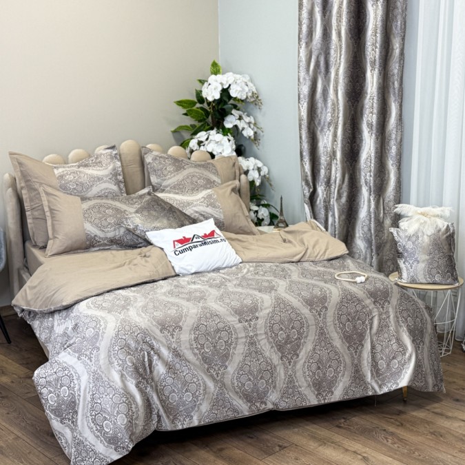 Set Luxury:  Lenjerie de Pat dublu, din Catifea Royală Velvetto, 6 piese si Draperie cu inele încastrate, 2buc x 150x245cm, cu Șnur Magnetic și Față de Pernă Decorativă, Ivory, Bej