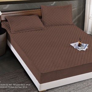 Husă Matlasată Tip Topper din Catifea 160x200cm, cu 2 Fețe de Pernă 50x70cm -  Somn Odihnitor și Susținere pentru Spate, Maro Husă Matlasată Tip Topper din Catifea 160x200cm, cu 2 Fețe de Pernă 50x70cm -  Somn Odihnitor și Susținere pentru Spate, Maro