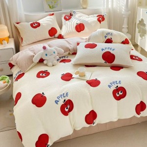 Lenjerie pat 140x200cm,  Soft Touch CREPONAT DELUXE, 4 piese, cu ELASTIC, Rosu, mere