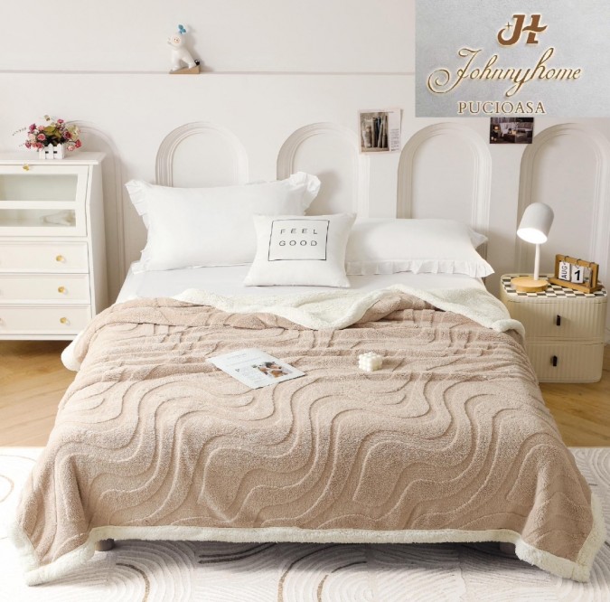 Pătură Super Soft Cocolino cu Blăniță, 200x230 cm – Eleganță și Căldură cu Model 3D în Relief, Valuri Elegante, Bej