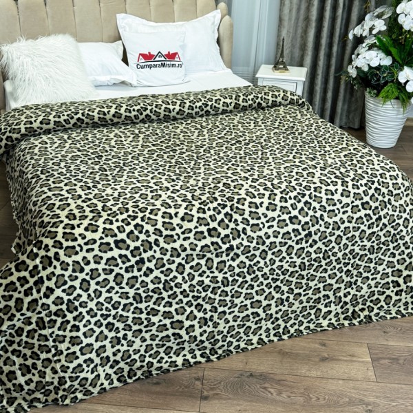 Patura CoCoLiNo, 195x210cm, Olive, animal print [1]
