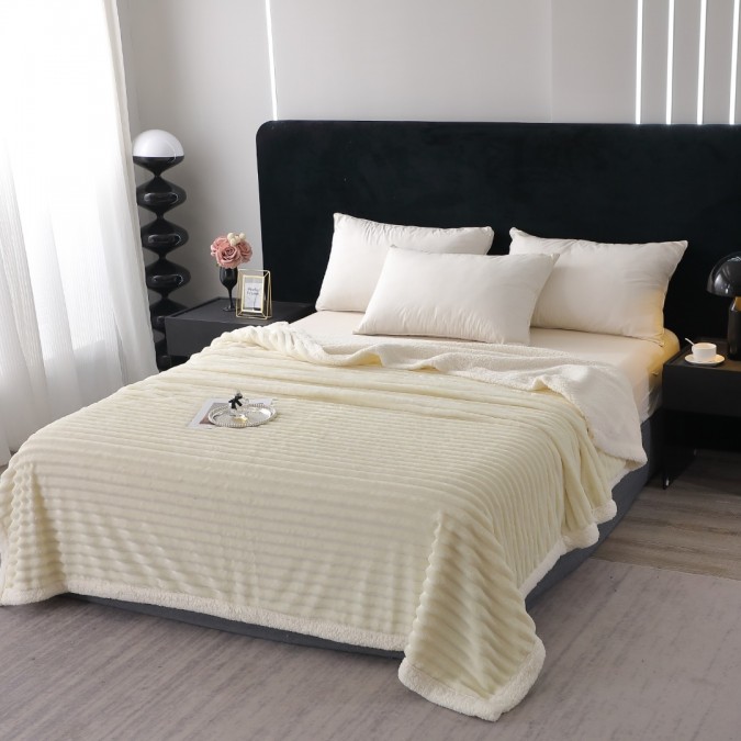 Pătură Super Soft Cocolino  Blăniță Artificială de Iepure  Model Gofrat  cu Blăniță Sherpa  200x230 cm – Eleganță și Căldură cu Model Dungat  Crem