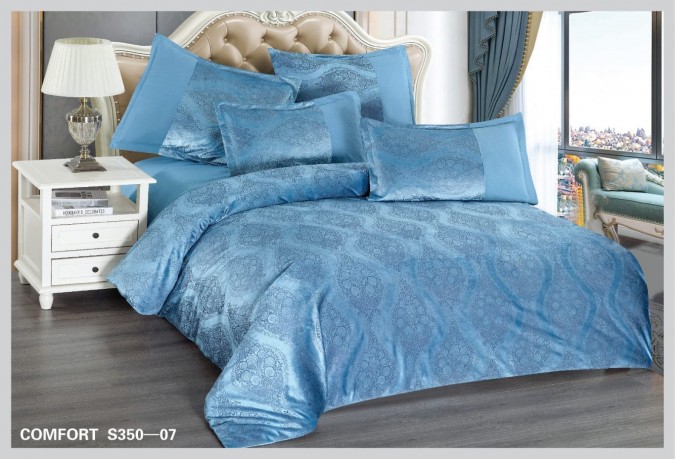 Lenjerie de Pat dublu  din Catifea Royală Velvetto  East Comfort  6 piese – Răsfăț Premium și Confort de Lux  Cu Tehnologie de Broderie Digitală  Bleu