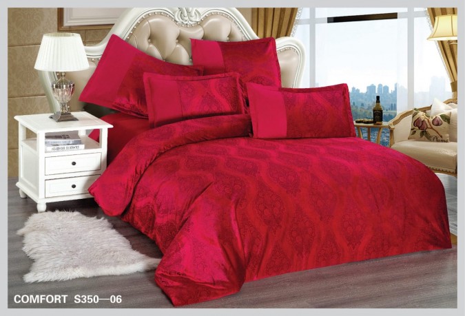 Lenjerie de Pat dublu, din Catifea Royală Velvetto, East Comfort, 6 piese – Răsfăț Premium și Confort de Lux, Cu Tehnologie de Broderie Digitală, Rosu