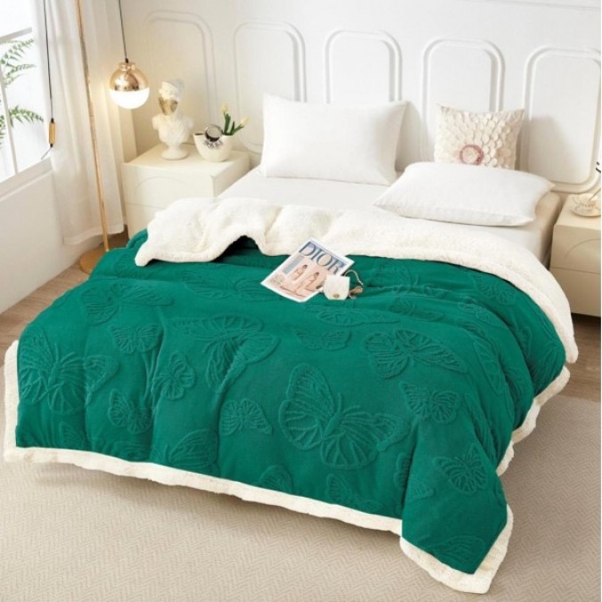 Pătură Super Soft Cocolino cu Blăniță, 200x230 cm – Eleganță și Căldură cu Model 3D în Relief, Fluturi Delicați, Verde Smarald