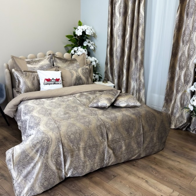 Set Luxury:  Lenjerie de Pat dublu, din Catifea Royală Velvetto, 6 piese si Draperie cu inele încastrate, 2buc x 150x245cm, cu Șnur Magnetic și Față de Pernă Decorativă, Bej