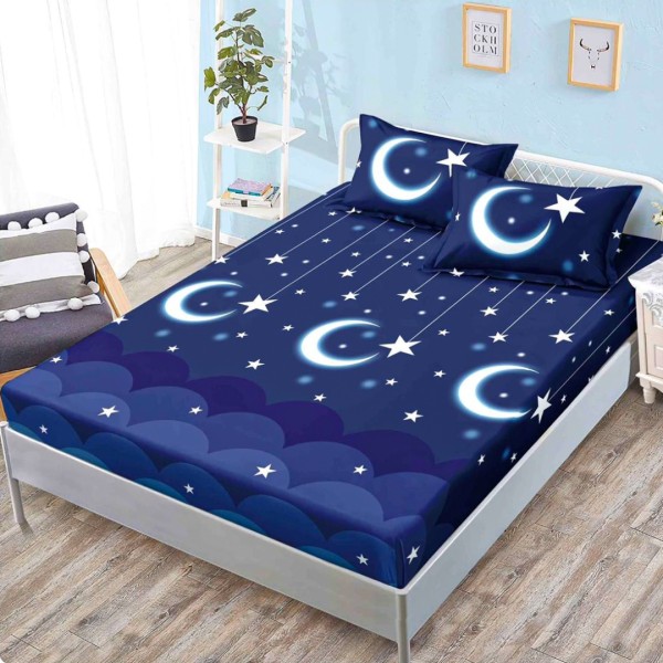 Cearsaf cu elastic, FINET, 160x200cm, 2 fete de perne 50x70cm, Albastru, Alb, Luna si Stelute – confort si eleganta pentru patul tau [1]