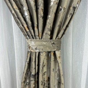 Draperie Catifea Nikko cu insertii aurii, Grej inchis - V31, 140cm latime x 260cm inaltime, cu tiv lat bara