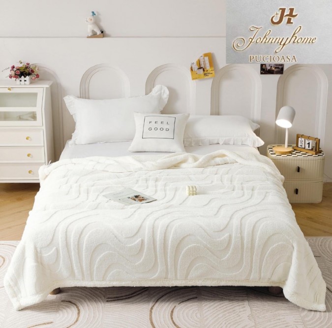 Pătură Super Soft Cocolino cu Blăniță, 200x230 cm – Eleganță și Căldură cu Model 3D în Relief, Valuri Elegante, Alb