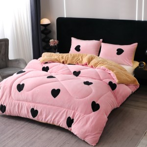 Pilota Cocolino cu blanita 200x230cm si 2 fete de perna 50x70cm, Roz, inimioare Pilota Cocolino cu blanita 200x230cm si 2 fete de perna 50x70cm, Roz, inimioare