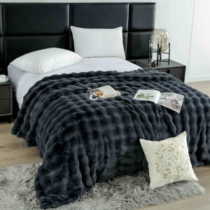 Pătură Luxury Soft Touch, Jojo Home, cu Blăniță Artificială Tip Iepure, 200x230 cm, cu Fermoar, Antracit Pătură Luxury Soft Touch, Jojo Home, cu Blăniță Artificială Tip Iepure, 200x230 cm, cu Fermoar, Antracit