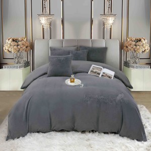 Lenjerie de pat, Soft Touch, Jojo Home, cu Blăniță Short Hair, Rabbit, 200x230 cm, 6 piese, Gri inchis Lenjerie de pat, Soft Touch, Jojo Home, cu Blăniță Short Hair, Rabbit, 200x230 cm, 6 piese, Gri inchis