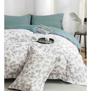 Lenjerie pat dublu, FINET DeLuxe, 6 piese, cu ELASTIC, Jojo Home, Cutie Eleganta, Alb, Bleu, Flori