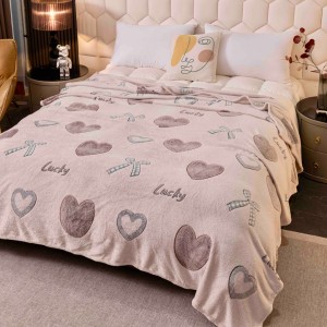 Patura Pufoasa CoCoLiNo, Jojo Home, 200x230cm, Bej, inimioare Patura Pufoasa CoCoLiNo, Jojo Home, 200x230cm, Bej, inimioare