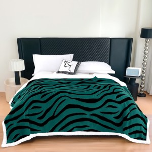 Pătură Cocolino Groasa cu Blăniță Sherpa, 200x230 cm, Zebra, Verde Pătură Cocolino Groasa cu Blăniță Sherpa, 200x230 cm, Zebra, Verde