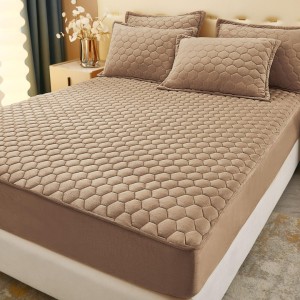 Husã matlasatã tip topper din catifea, 180x200cm + 2 fete de perna 50x70cm, maro deschis 