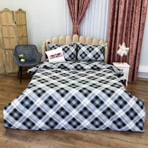 Lenjerie de Pat Dublu, Policoton Ranforsat, 4 piese, Atelier Cumparamisim, Negru, Carouri Lenjerie de Pat Dublu, Policoton Ranforsat, 4 piese, Atelier Cumparamisim, Negru, Carouri