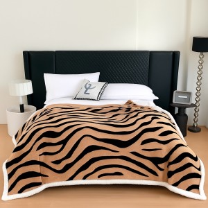 Pătură Cocolino Groasa cu Blăniță Sherpa, 200x230 cm, Zebra, Bej deschis Pătură Cocolino Groasa cu Blăniță Sherpa, 200x230 cm, Zebra, Bej deschis