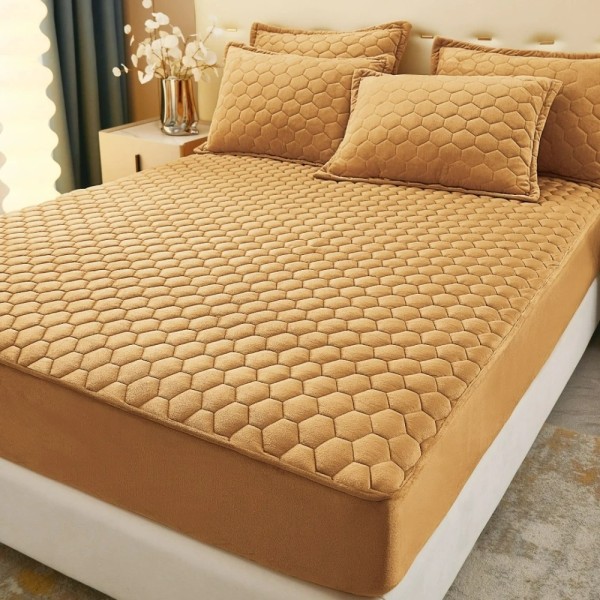 Husã matlasatã tip topper din catifea, 140x200cm + 2 fete de perna 50x70cm, camel [1]