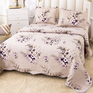 Cuvertura Pat Dublu, Catifea Matlasata, 230x250 cm, 2 fete de perna 60x80cm, Bej, Flori