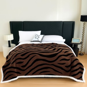 Pătură Cocolino Groasa cu Blăniță Sherpa, 200x230 cm, Zebra, Maro Pătură Cocolino Groasa cu Blăniță Sherpa, 200x230 cm, Zebra, Maro
