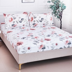 Cearsaf cu Elastic 180x200 cm + 2 Fete de Perna 50x70 cm, Alb, Flori si Frunze Cearsaf cu Elastic 180x200 cm + 2 Fete de Perna 50x70 cm, Alb, Flori si Frunze