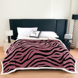 Pătură Cocolino Groasa cu Blăniță Sherpa, 200x230 cm, Zebra, Roz inchis Pătură Cocolino Groasa cu Blăniță Sherpa, 200x230 cm, Zebra, Roz inchis