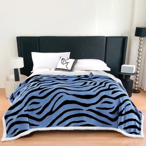 Pătură Cocolino Groasa cu Blăniță Sherpa, 200x230 cm, Zebra, Albastru Pătură Cocolino Groasa cu Blăniță Sherpa, 200x230 cm, Zebra, Albastru