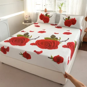 Cearsaf cu Elastic Cocolino 180x200cm si 2 fete de perna 50x70cm, Alb, Trandafiri Rosii Cearsaf cu Elastic Cocolino 180x200cm si 2 fete de perna 50x70cm, Alb, Trandafiri Rosii