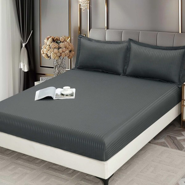 Cearsaf cu Elastic 180x200 cm Damasc Finetat, 70% Bumbac, si 2 Fete de Perna 50x70 cm, Gri inchis [1]