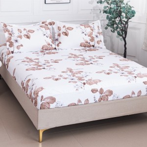 Cearsaf cu Elastic 180x200 cm + 2 Fete de Perna 50x70 cm, Alb, Flori cu Frunze Maro  Cearsaf cu Elastic 180x200 cm + 2 Fete de Perna 50x70 cm, Alb, Flori cu Frunze Maro