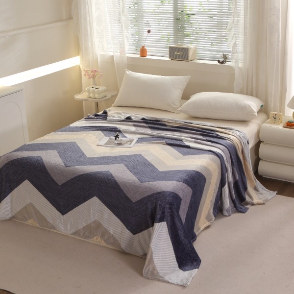 Patura Pufoasa CoCoLiNo (Fleece), 200x230cm, 240gr/m, Antracit, Bej, Crem, Zig-Zag - Răsfățul Perfect pentru Serile Racoroase [1]