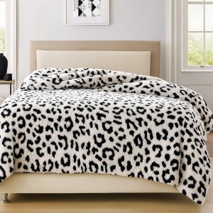 Pătură din Blanita Cocolino Groasa, 200x230 cm, Leopard, Alb Pătură din Blanita Cocolino Groasa, 200x230 cm, Leopard, Alb