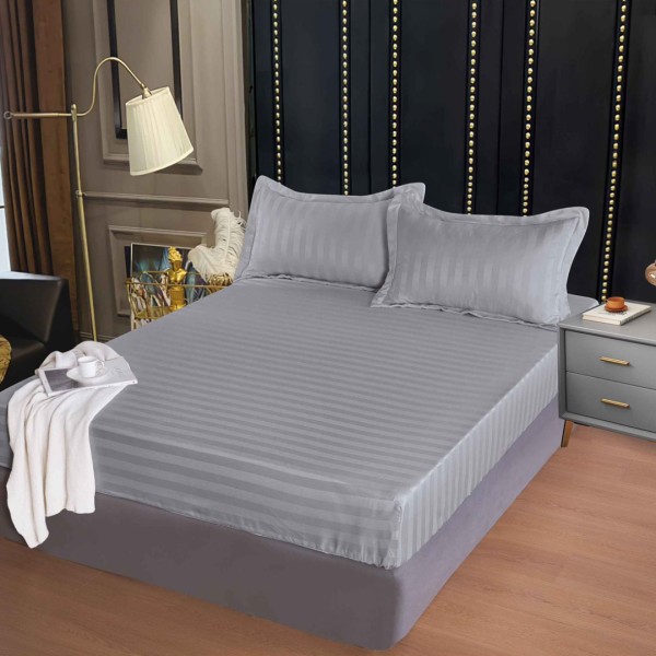 Cearsaf cu Elastic 160x200 cm – Damasc Finetat, 70% Bumbac, 2 Fete de Perna 55x80 cm, Gri – Confort Premium si Fixare Perfecta [1]