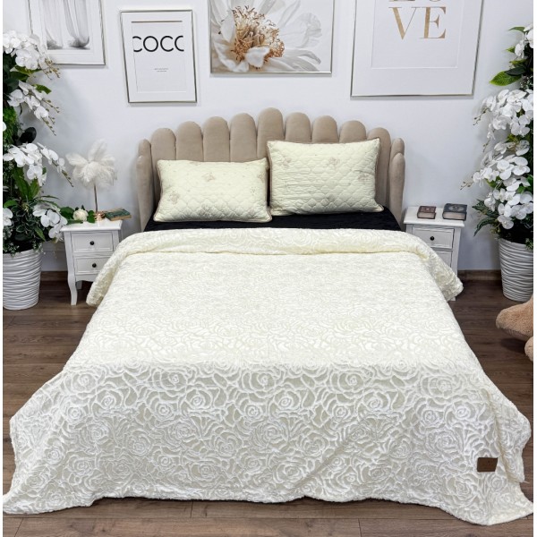 Patura Premium, Blanita Artificiala Fina, 200x230cm, Ivoire, Roses [1]