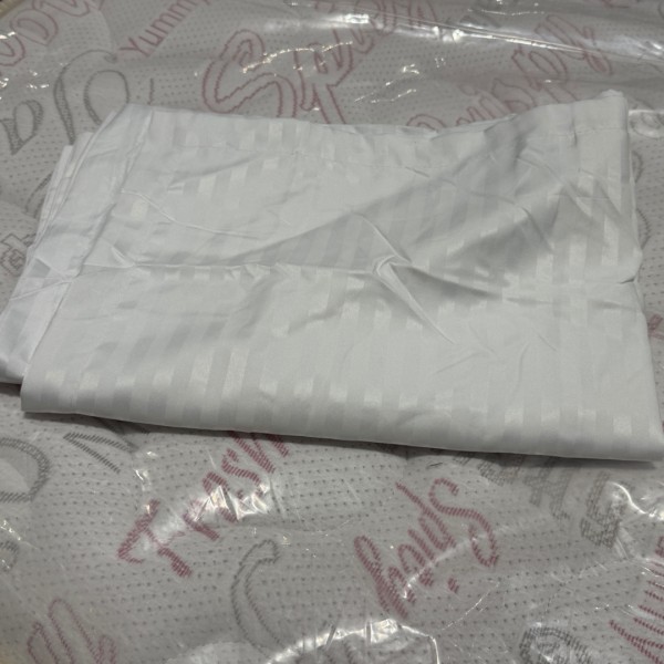OUTLET-Resigilat - 2 fete perna damasc 50x70cm [1]