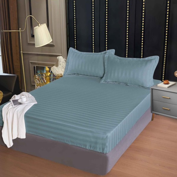 Cearsaf cu Elastic 160x200 cm – Damasc Finetat, 70% Bumbac, 2 Fete de Perna 55x80 cm, Gri Albastrui – Confort Premium si Fixare Perfecta [1]