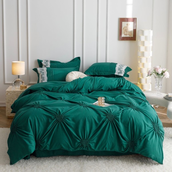 Lenjerie de Pat Premium, JOJO HOME, Finet Soft Touch, cu Inimioare din Pliuri Brodate, si Dantela Delicata, 6 Piese, Nesifonabilă și Durabilă, Verde Smarald [1]