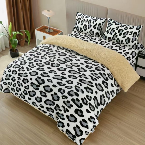 Lenjerie pat dublu, Super Pufoasa COCOLINO cu BLANITA, 4 piese, Alb, Gri, Animal Print [1]