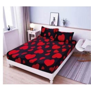 Cearsaf cu Elastic Cocolino 180x200cm si 2 fete de perna 50x70cm, Negru, Inimioare Rosii