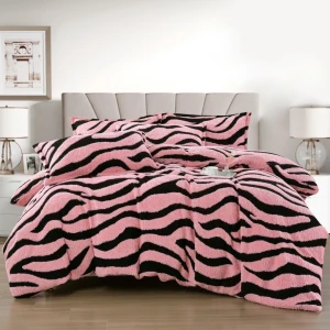 Lenjerie pat dublu, Super Pufoasa COCOLINO Sherpa, cu ELASTIC, 4 piese, Roz, Zebra Print Lenjerie pat dublu, Super Pufoasa COCOLINO Sherpa, cu ELASTIC, 4 piese, Roz, Zebra Print