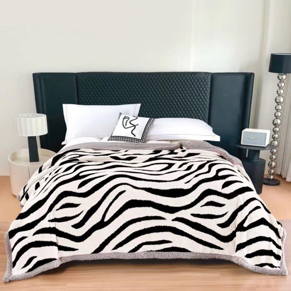   Pătură Cocolino Groasa cu Blăniță Sherpa, 200x230 cm, Zebra, Alb [1]