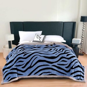 Pătură Cocolino Groasa cu Blăniță Sherpa, 200x230 cm, Zebra, Albastru   Pătură Cocolino Groasa cu Blăniță Sherpa, 200x230 cm, Zebra, Albastru