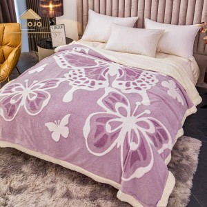 Patura CoCoLiNo cu blanita, 200x230cm, Jojo Home, Lila, Alb, Fluture Patura CoCoLiNo cu blanita, 200x230cm, Jojo Home, Lila, Alb, Fluture