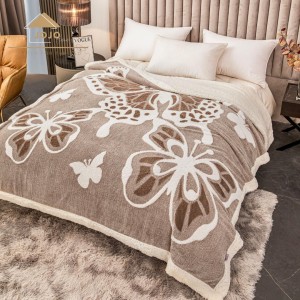 Patura CoCoLiNo cu blanita, 200x230cm, Jojo Home, Cappuccino, Alb, Fluture Patura CoCoLiNo cu blanita, 200x230cm, Jojo Home, Cappuccino, Alb, Fluture