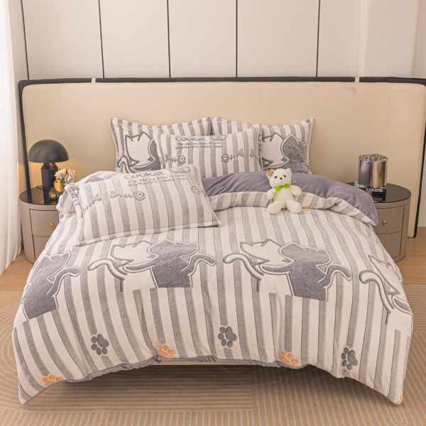 Lenjerie pat dublu, Super Pufoasa COCOLINO,cu ELASTIC, 4 piese, Jojo Home, Alb, Gri, Dungi, Pisicute [1]