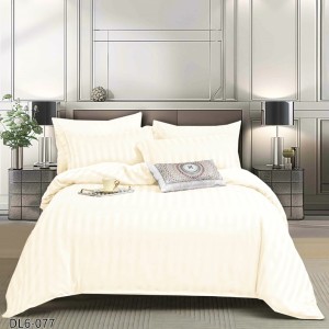 Lenjerie HoReCa, pat dublu, tip Damasc Finetat Deluxe cu Elastic, 6 piese, Ivoire Lenjerie HoReCa, pat dublu, tip Damasc Finetat Deluxe cu Elastic, 6 piese, Ivoire